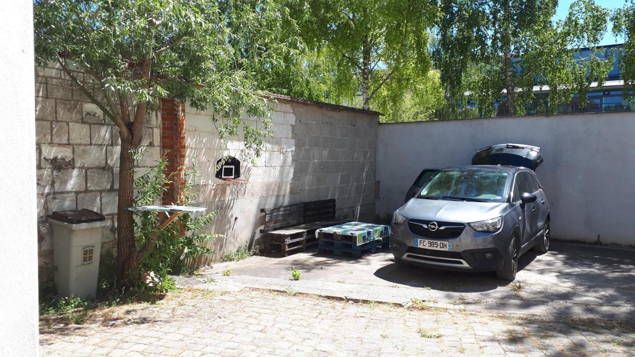 F4 Dans Maison Au Calme Pres Du Centre De Chalons En Champagne Екстериор снимка